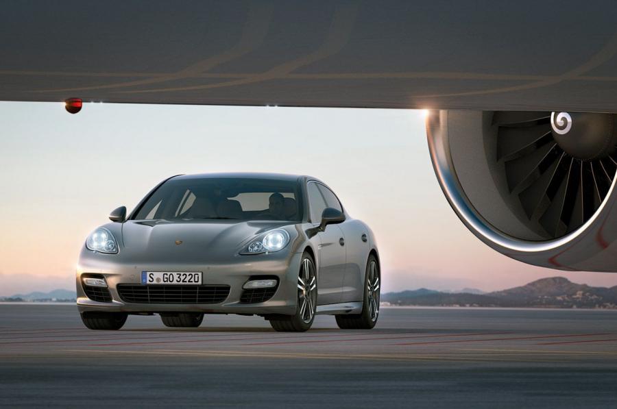  Porsche Panamera Turbo S 2011 года  (фото 3 из 51)